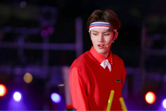 0077x9VPly1fyq6tcfcfmj32kw3vbu0y_meitu_3