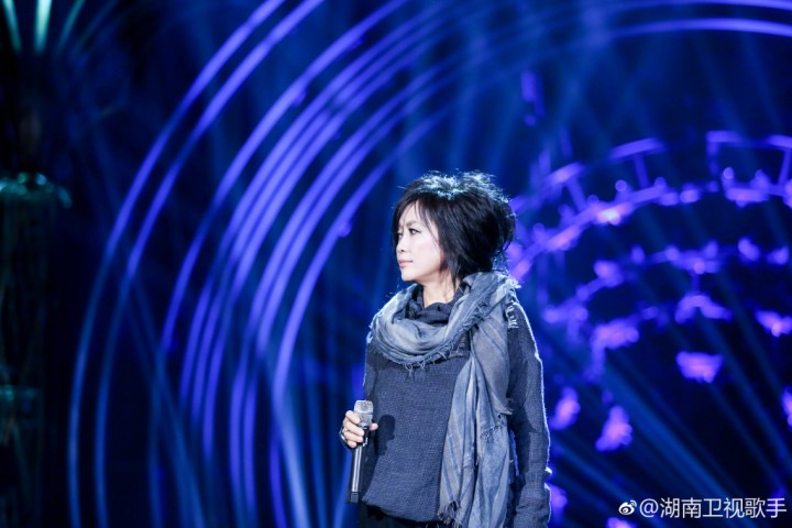 bcb955adgy1fzot61o6kbj24g02yob2h