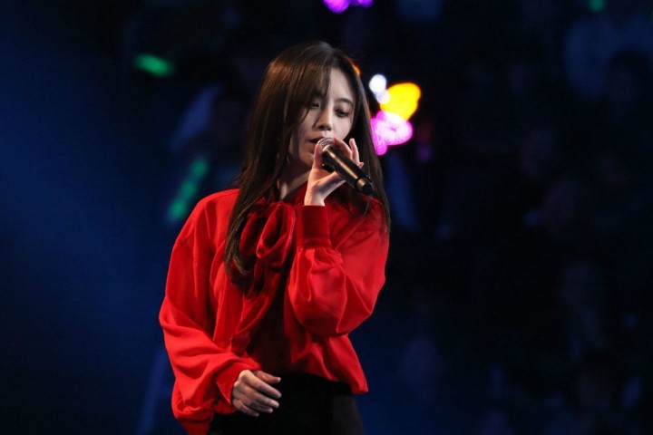 湖南卫视晚会小提琴假拉惨遭揭穿，网友：这比假唱还过分！