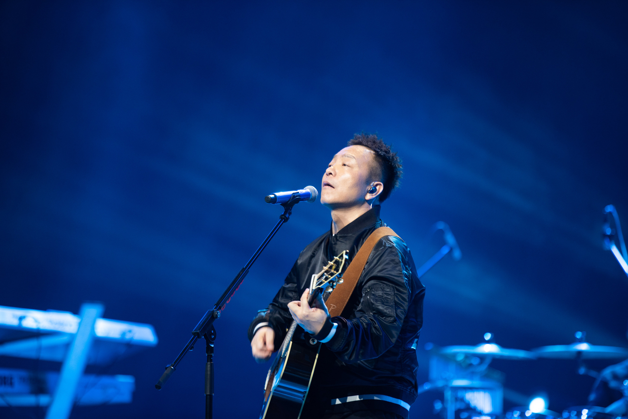 3年前许巍,高晓松合作的这首歌,你真的听懂了吗?