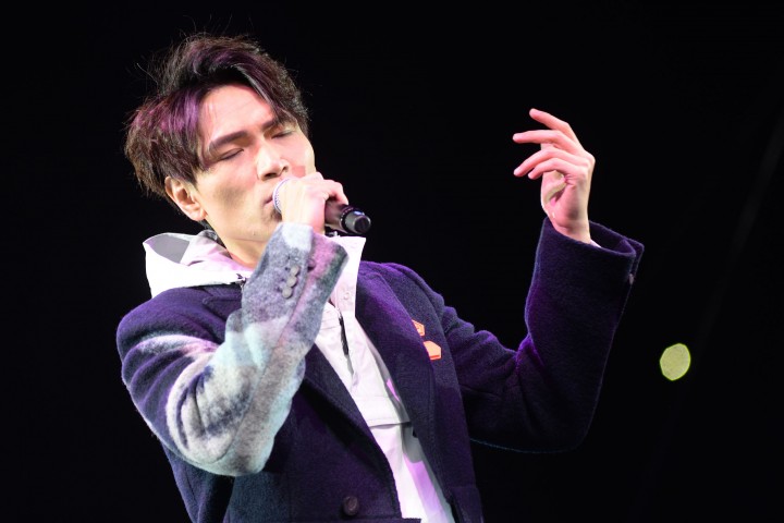 杨宗纬帮陈冠希怒怼斗鱼主播：你要真的自杀，在哪我都给你上柱香