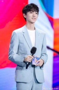 粉丝来稿 | 我是你们的女孩儿,你是我向前奋进的动力