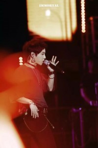 舞台上那么霸气的花花,遇上小朋友反差居然这么大!