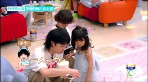 舞台上那么霸气的花花,遇上小朋友反差居然这么大!