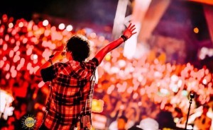 舞台上那么霸气的花花,遇上小朋友反差居然这么大!