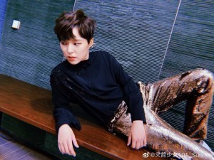 那天,我摸到了爱豆的手,亲口对他说…