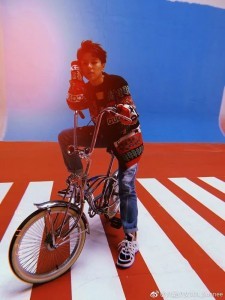 那天,我摸到了爱豆的手,亲口对他说…