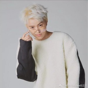 那天,我摸到了爱豆的手,亲口对他说…