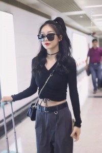 爱豆的腰,杀人的刀,我在刀下幸福地笑…