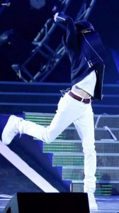 爱豆的腰,杀人的刀,我在刀下幸福地笑…