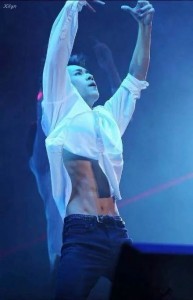 爱豆的腰,杀人的刀,我在刀下幸福地笑…