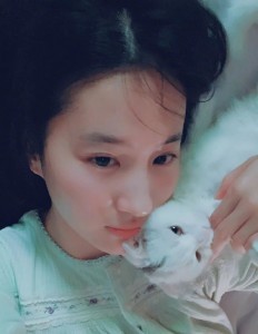 好想变成爱豆养的宠物啊...