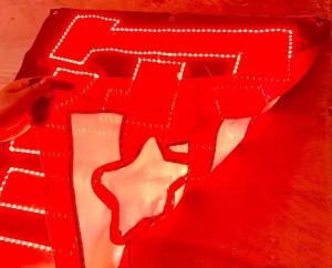 TFBOYS六周年演唱会合体,红橙蓝绿你喜欢哪片海?