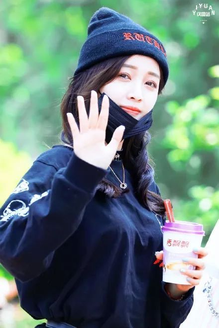 一天喝八杯奶茶还这么瘦,她究竟是什么神仙体质!