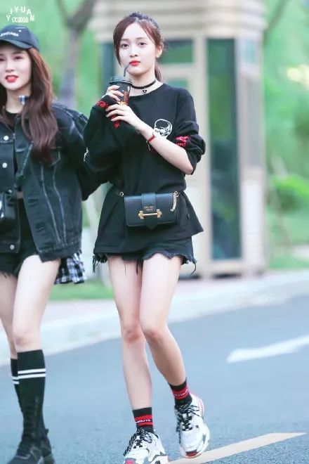 一天喝八杯奶茶还这么瘦,她究竟是什么神仙体质!