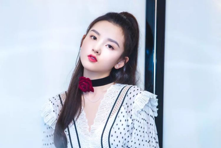 为李现挑一个合适的新剧女主角,好难…