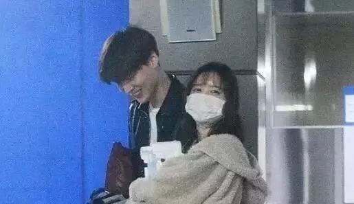 热门CP纷纷离婚，爱情变得太快就像龙卷风！