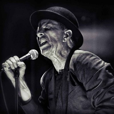 去听汤姆.威兹吧!你的灵魂会被这个老游魂用破碎的嗓子彻底的拉出来!