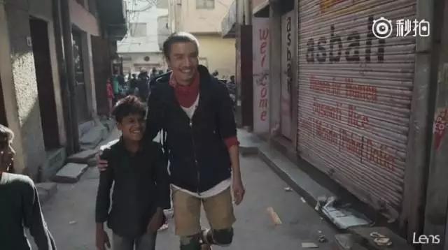 朴树最新纪录片首发：我曾特恨音乐，却在印度难民区找回自我！