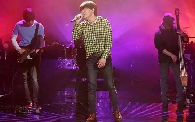 他只在《歌手》唱了三期便被淘汰,但却是我心中永远的第一名!