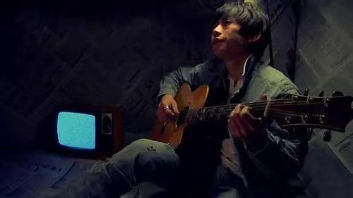 他只在《歌手》唱了三期便被淘汰,但却是我心中永远的第一名!