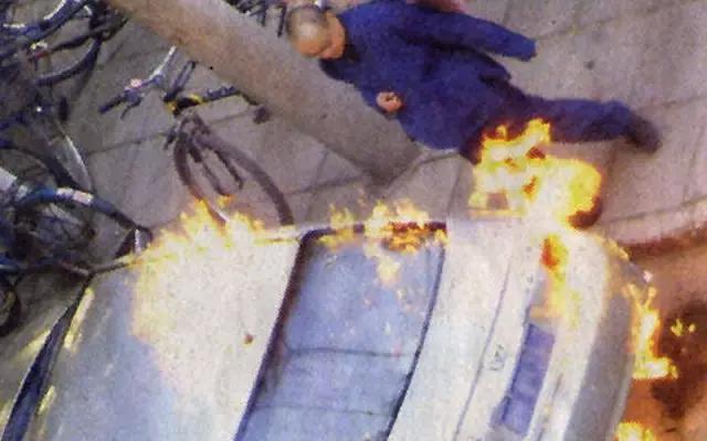 谈恋爱请远离摇滚青年,因为他们什么都做得出来