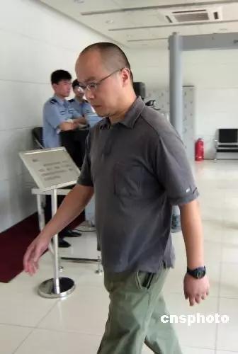 除了窦唯,哪个明星也没资格说卓伟毁了他们