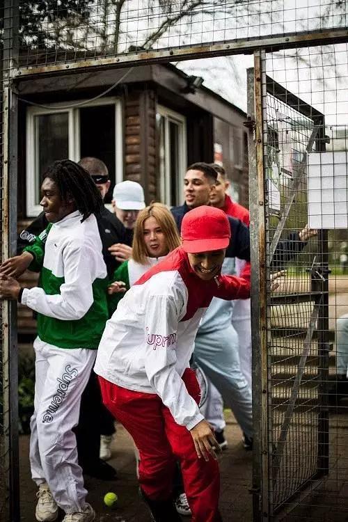 原来我们每个人在7岁的时候就已经把潮牌穿上身了…