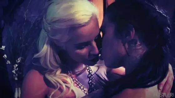 我在网上随便下了部《速度与激情》，万万没想到是AV成人片