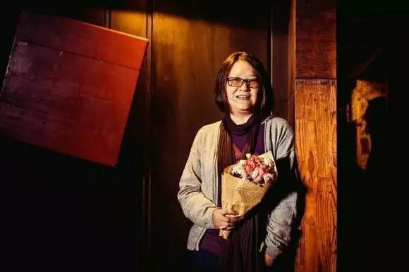 小酒馆为赵雷停业一天拍摄《成都》MV,就让时光醉倒在雷子的温情里