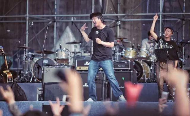 秩序混乱、阵容雷同、保安打人,你可能看了一个假音乐节!