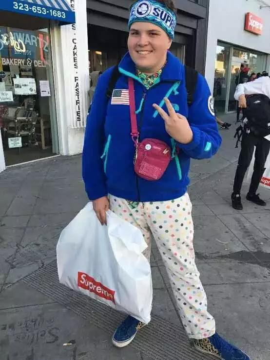 世上只有这款潮牌敢指着你的鼻子骂:爱买买,不买滚!