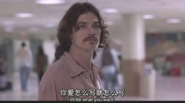 《几近成名》:摇滚乐、骨肉皮和媒体的迷失故事