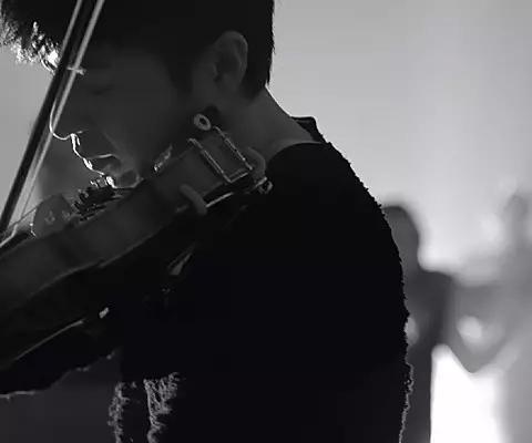 作为李宗盛的徒弟，李剑青在沉寂多年后终于出新作品了