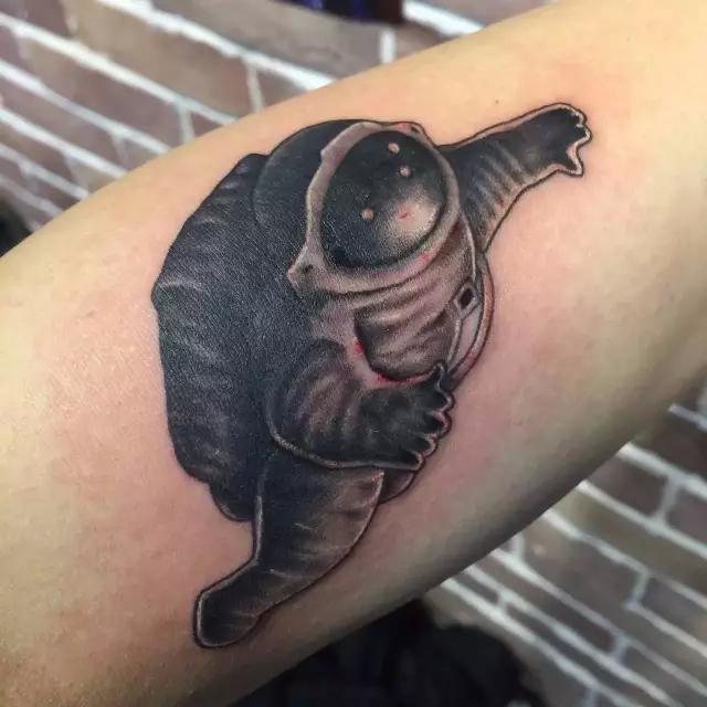 想文身却不知道文什么风格，试试这个“会说话”的文身