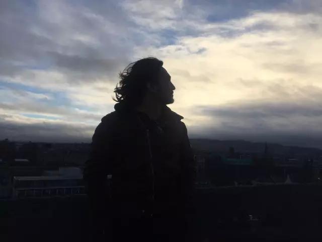 西北摇滚铁汉李夏，为了音乐远走他乡，最终得到汪峰赏识！