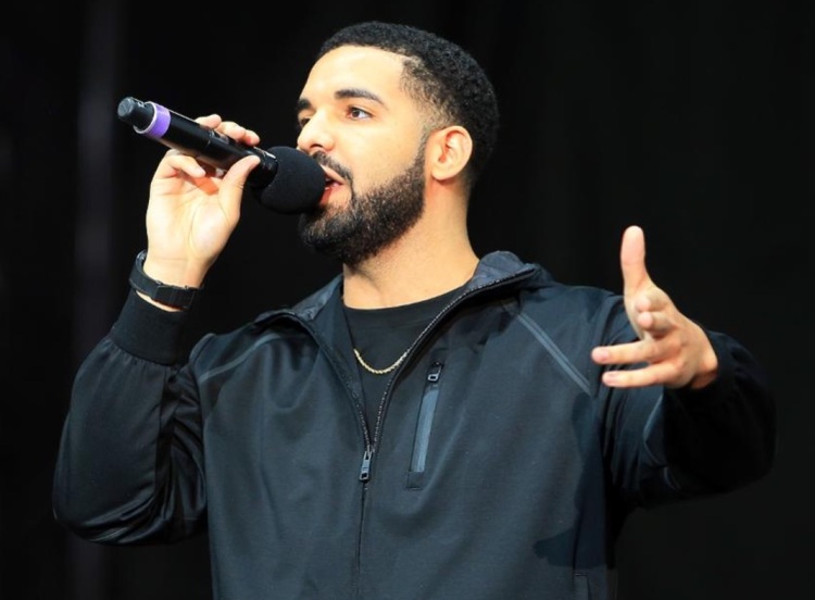 1500805353509579.jpg drake.jpg