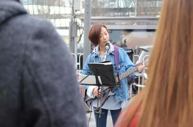 王珞丹用四种乐器演绎朴树新歌,告诉你什么叫一个人的乐队