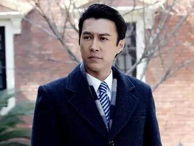 靳东，你努力装文艺的样子，真的好辛苦！