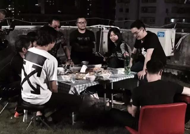 谁说民谣歌手都单枪匹马，这5个人带着乐手杀进了《中国乐队》！