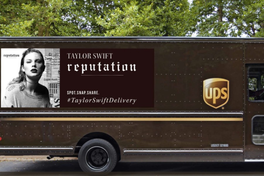 霉霉与国际大企UPS大合作，海报贴上快递车