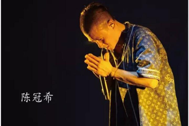 陈冠希沉寂七年将发新专，首支单曲《神》今日上线