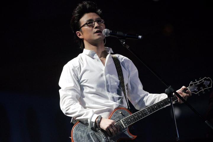汪峰与歌迷微博互动点歌，9月9日鸟巢将唱47首