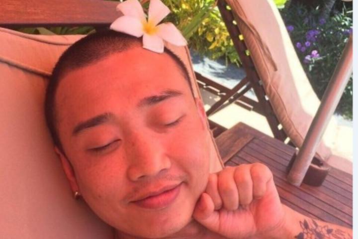 Gai发布新单曲《没钱咋个整》，古风MV配上江湖的说唱。