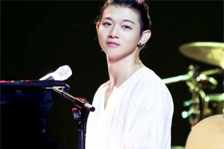 霍尊林肯中心演出落幕，首秀钢琴与交响乐团合奏