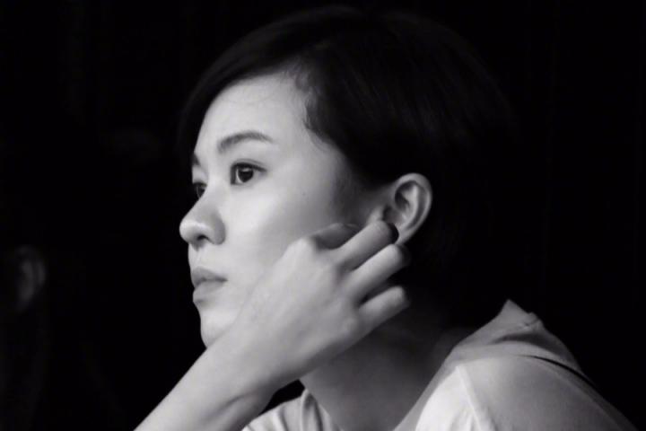 郁可唯离开滚石签约新东家，成华研目前唯一内地歌手