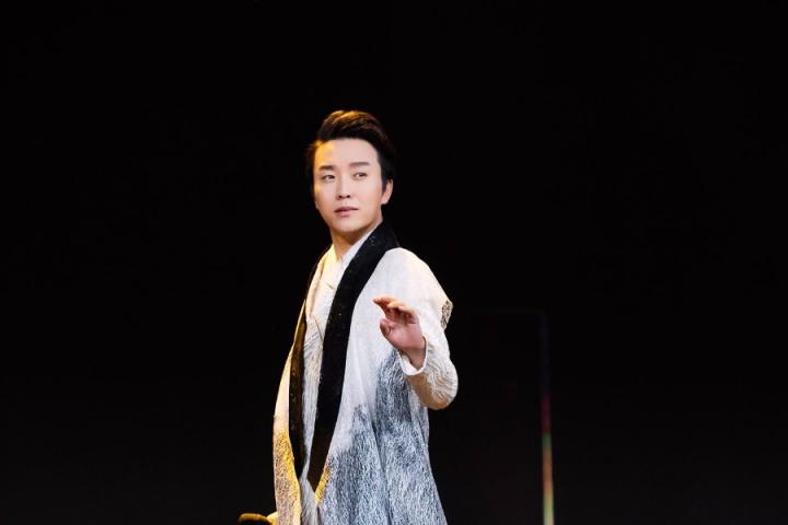 传统艺术当代表达——《围炉音乐会》带你走进李玉刚的最具中国风