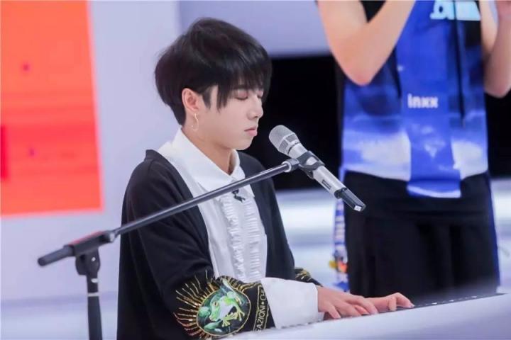 华晨宇进击二次元，或为《王者荣耀》制作英雄主题曲
