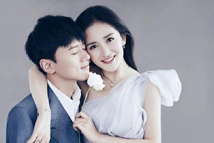 张杰宣布谢娜怀孕：我们有了最好的礼物！
