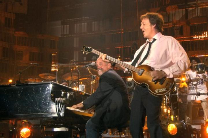 老保罗同台Billy Joel，重现披头士经典《Get Back》